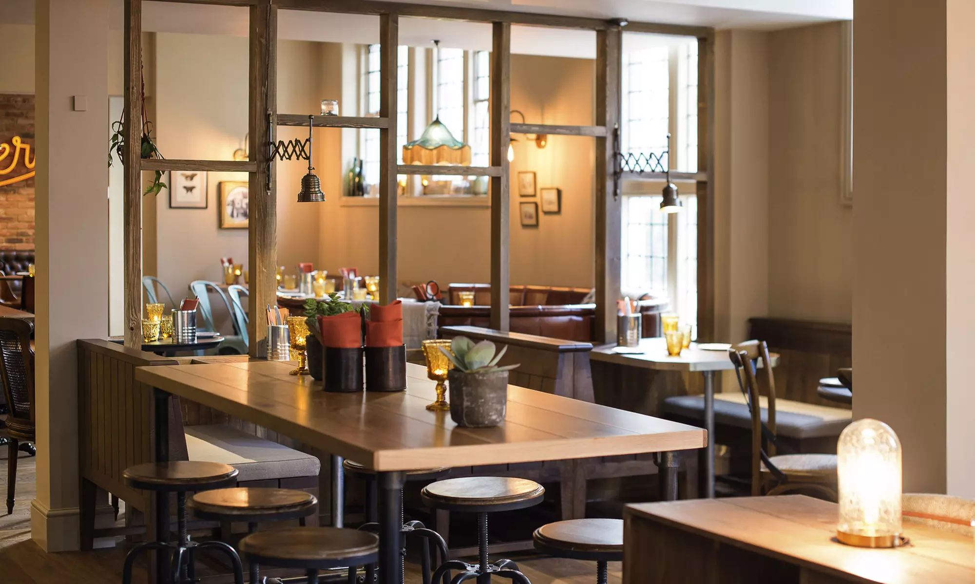 Up to 36% Off on Afternoon Tea at Mercure Oxford Eastgate Hotel