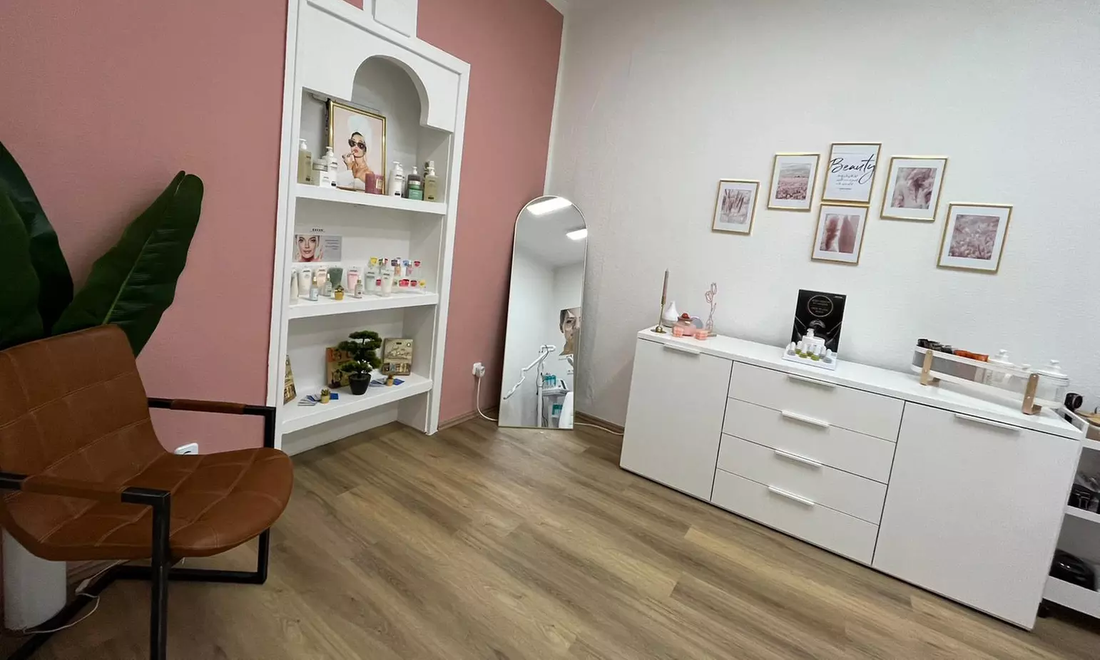 Strahlendes Lächeln in nur 45 Min.: Kosmetisches Zahn-Bleaching