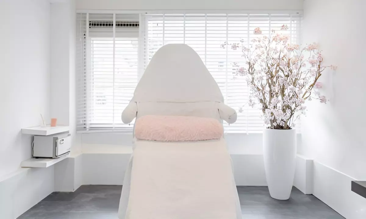 Een stralende huid en ontspanning tijdens een gezichtsbehandeling