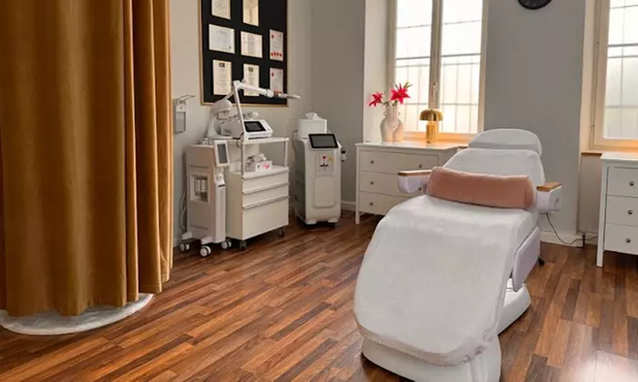 3x Laser-Haarentfernung an kleiner/großer Zone / 1x Ganz-/Oberkörper