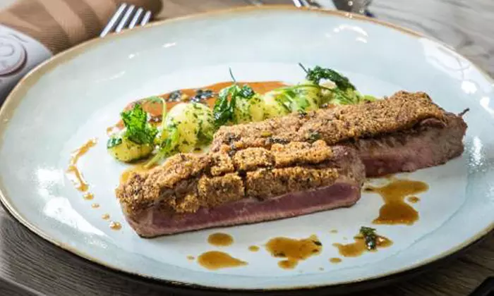 Savoyen: Superior-DZ mit Frühstück, opt. Spa, Fitness & Dinner