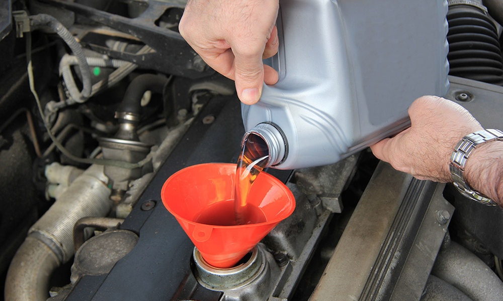 1 Synthetic Blend or Full Synthetic Oil Change w/ Filter Replacement