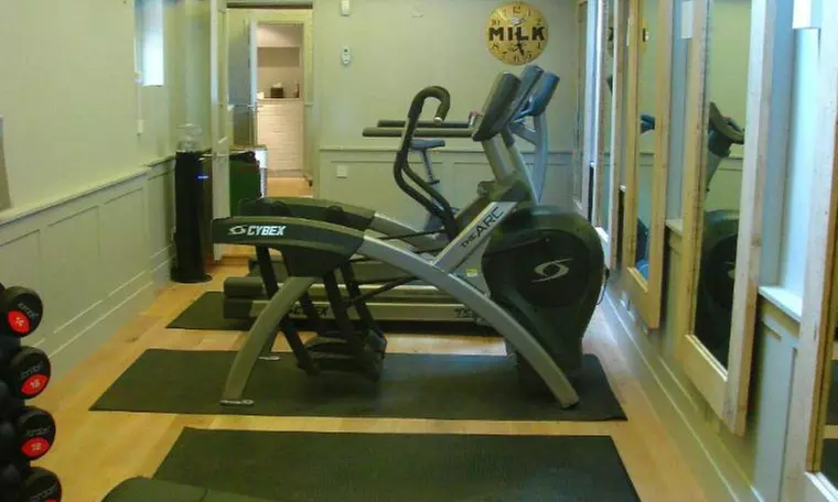 Buckinghamshire: Standard Double/Garden/Deluxe Room with Breakfast