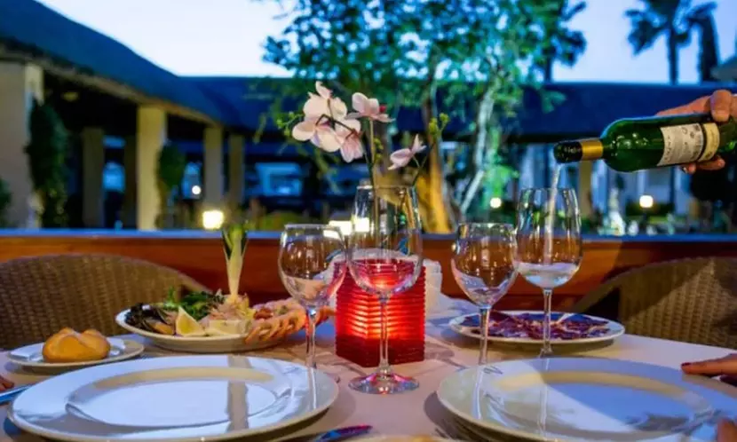 Acceso a spa para 2 con copa de cava y opción a buffet y masaje