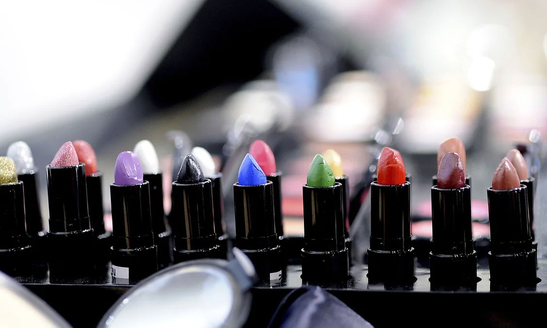 ¡Descubre tu belleza! Aprende a maquillarte con estilo