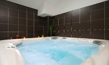 Spa privatif en plein Louise
