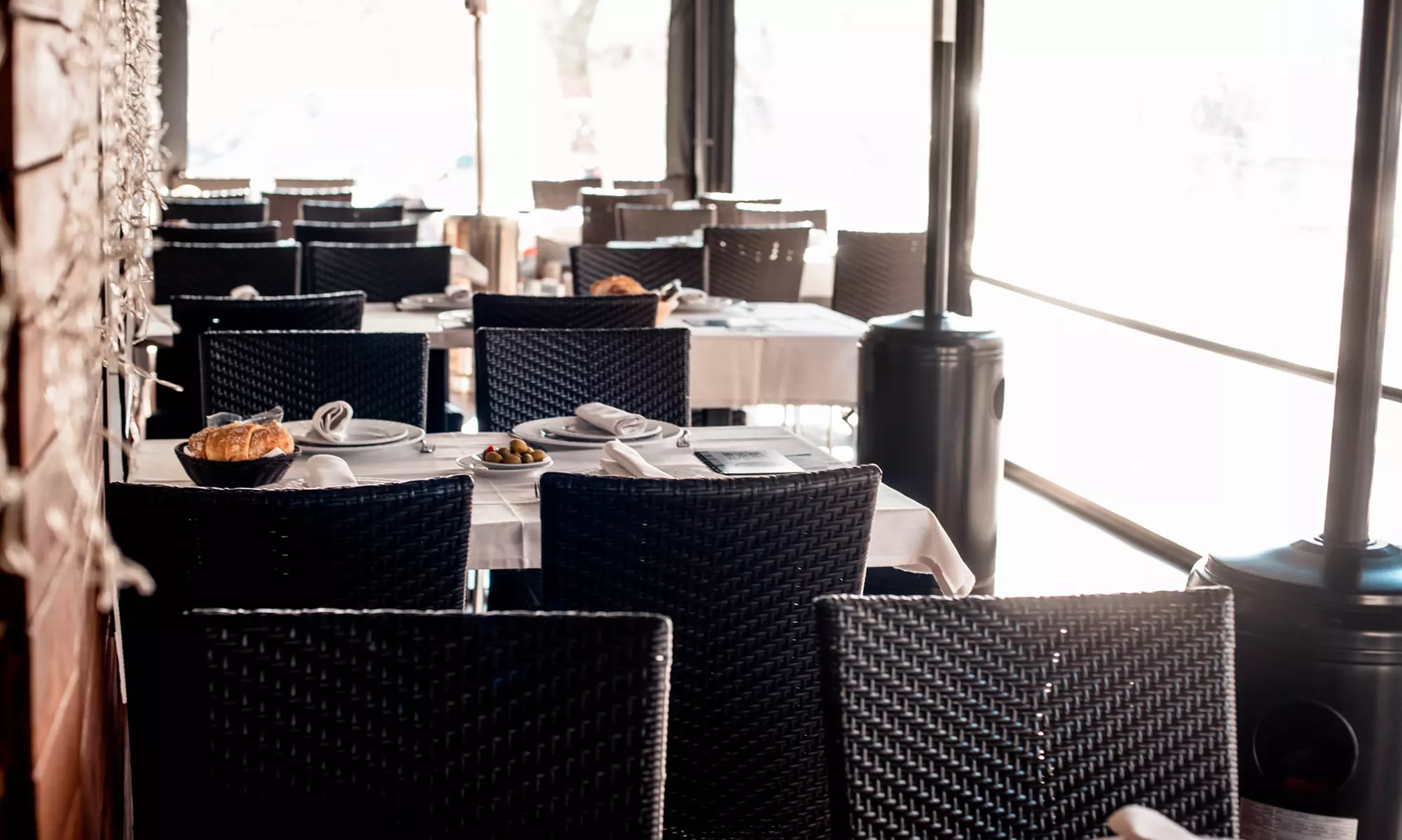 Delicioso menú de arroz de marisco o verdura con 3 entrantes