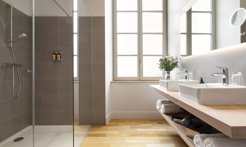 Loire : chambre queen standard, supérieure ou triple confort avec PDJ