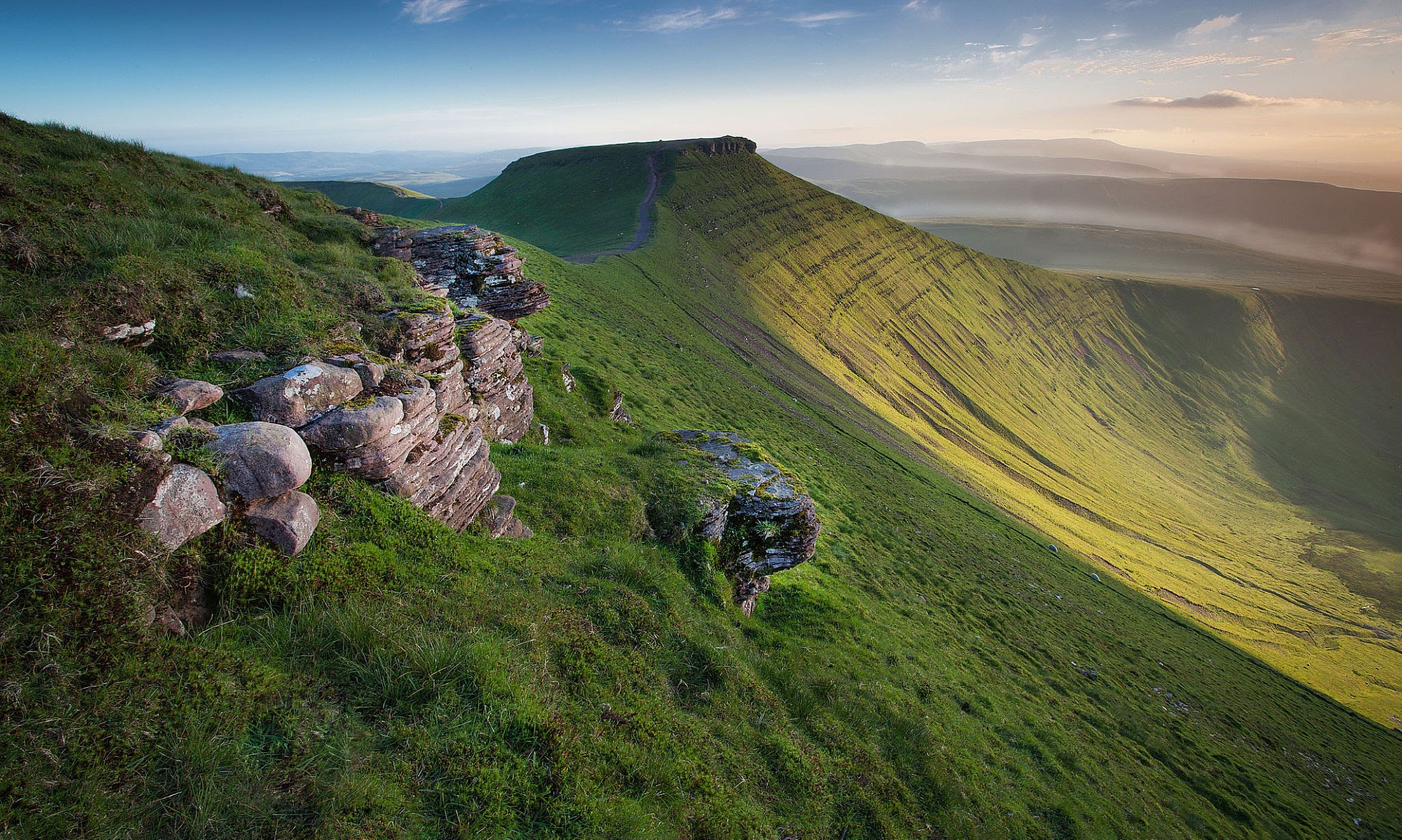 Brecon Beacons: Country House Overnight Stay for 2