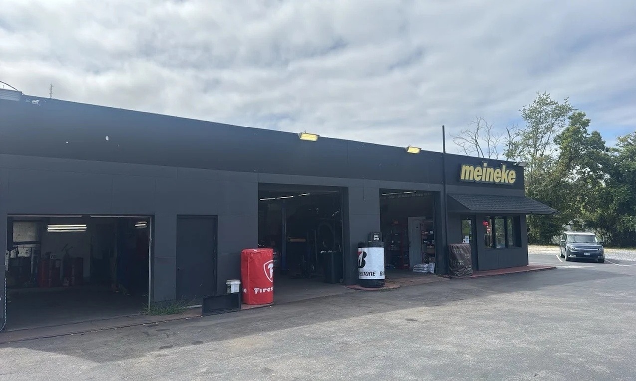 Full Synthetic or Blend Oil Change with Tire Rotation at Meineke Auto