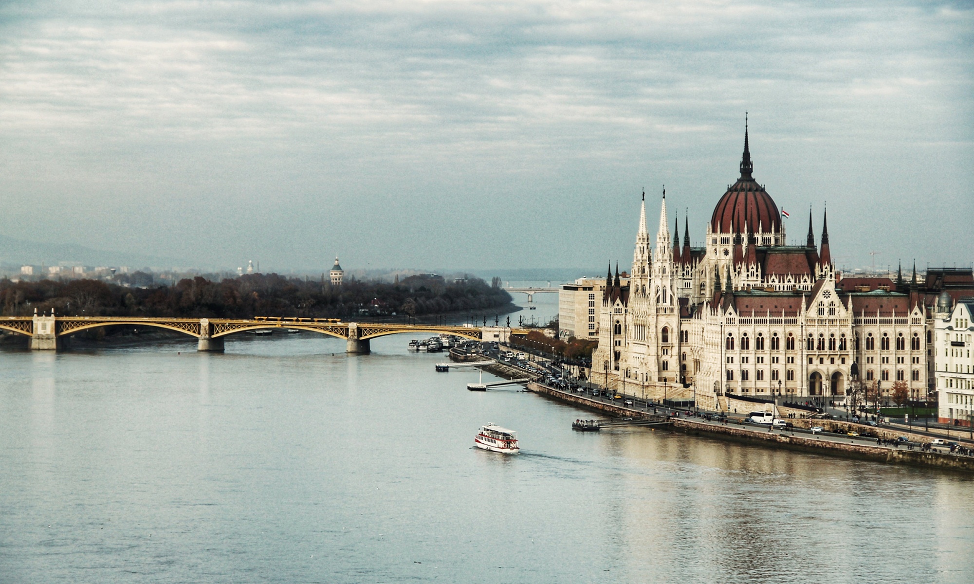 ✈ Budapest: 2, 3, or 4 Nights with Return Flights