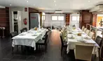 Delicioso menú de arroz de marisco o verdura con 3 entrantes