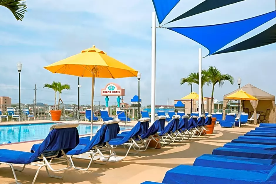 Family-Friendly Hotel on Ocean City Boardwalk