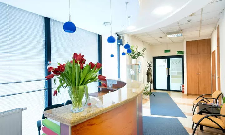 Skaling, polerowanie, piaskowanie i lakierowanie dla 1 osoby