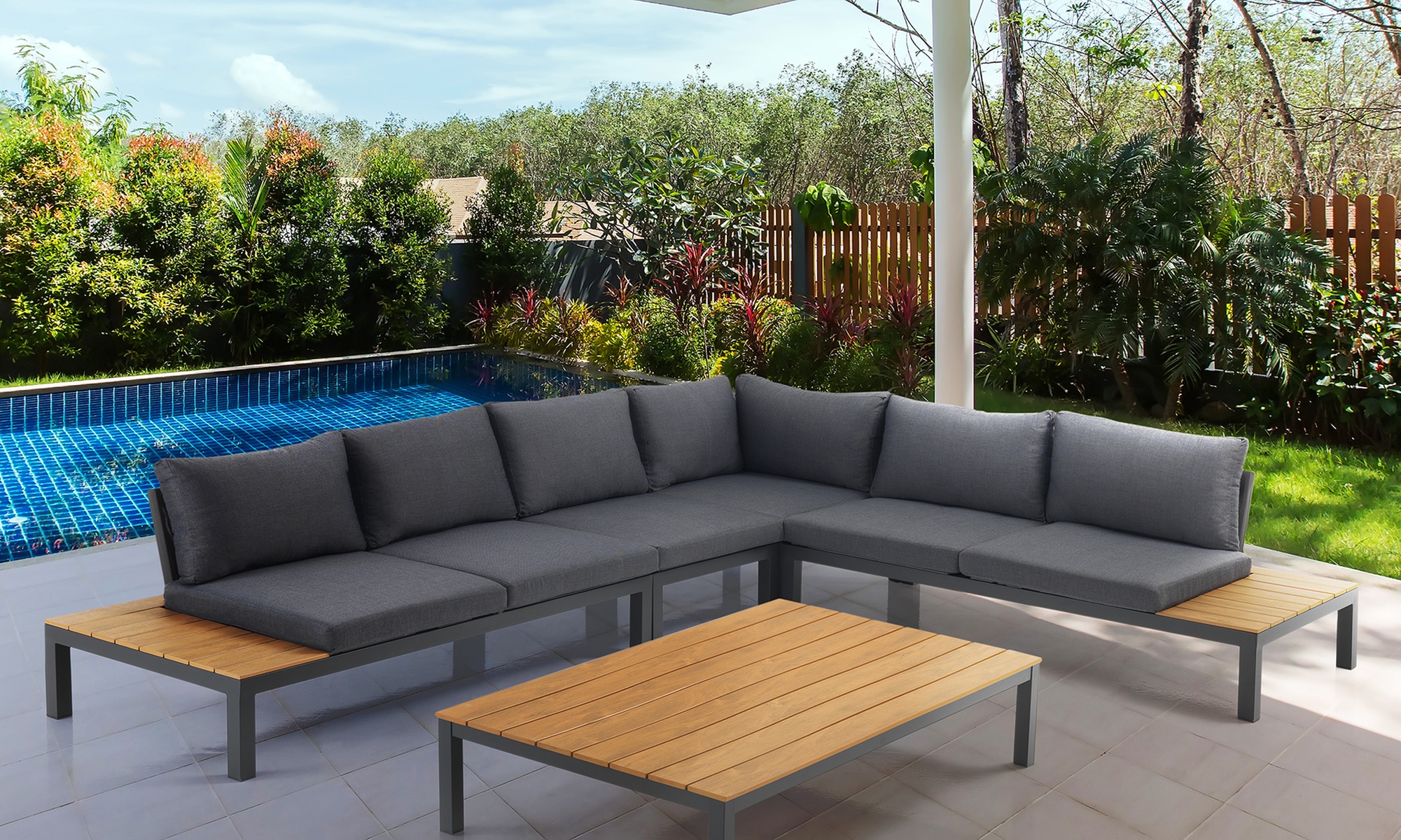 Tomasucci Loungemöbel für Innen und Außen