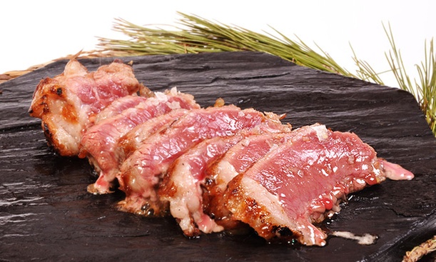 Menú con lomo alto a la piedra