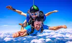 Saut en tandem au-dessus des massifs alpins