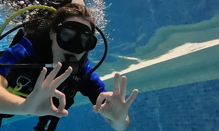 Bautismo de buceo en piscina para 1 persona con instructor