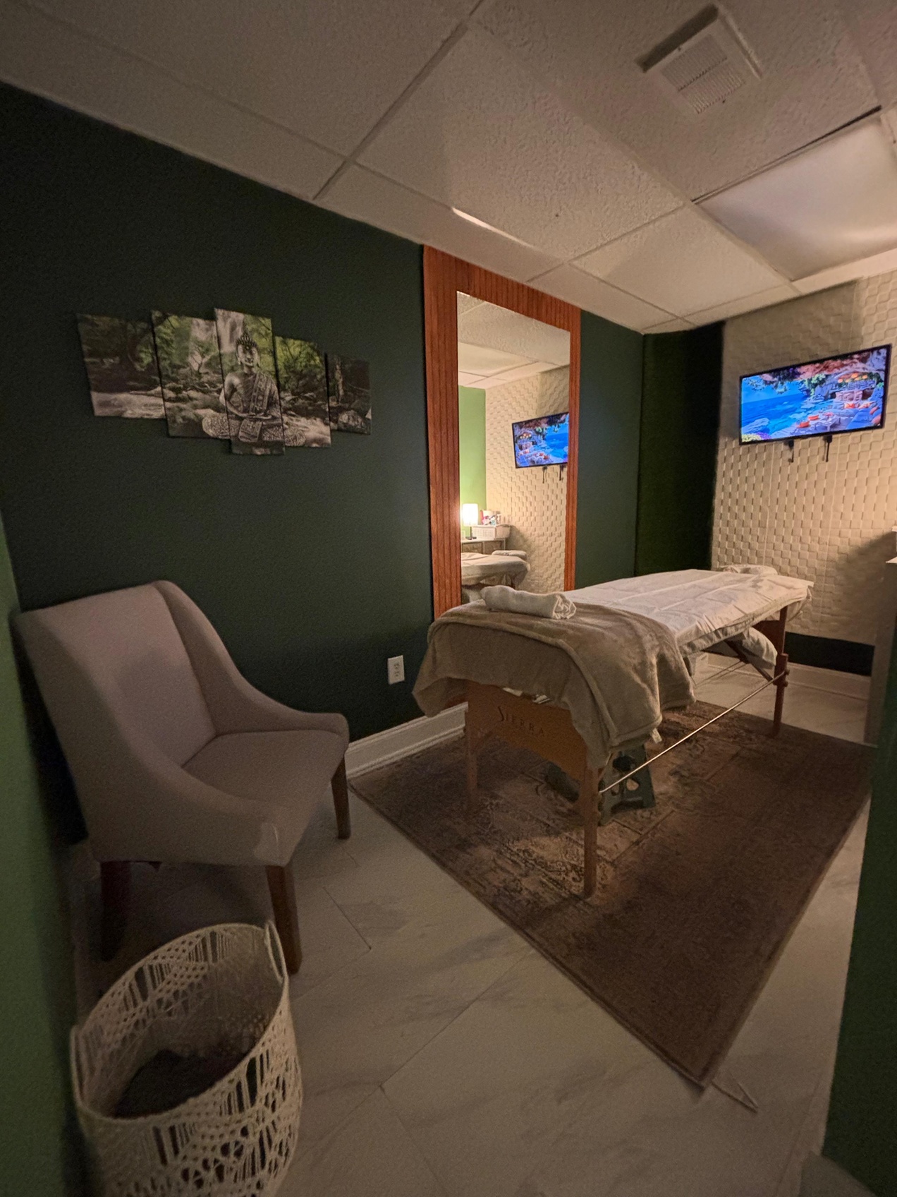 Relax and Unwind: 60-Minute Lymphatic Massage at Nhs Holistic Health
