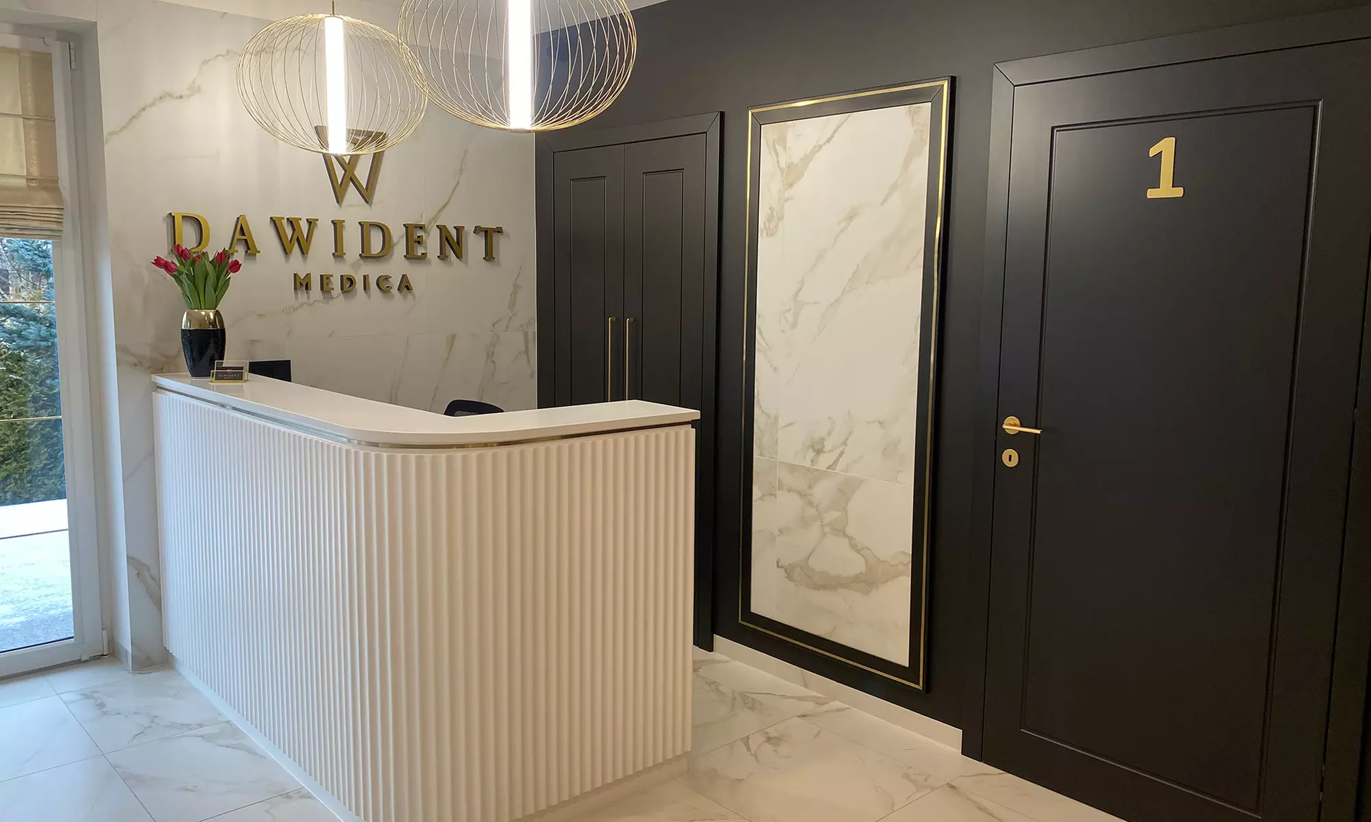 Skaling, piaskowanie, fluoryzacja i przegląd stomatologiczny