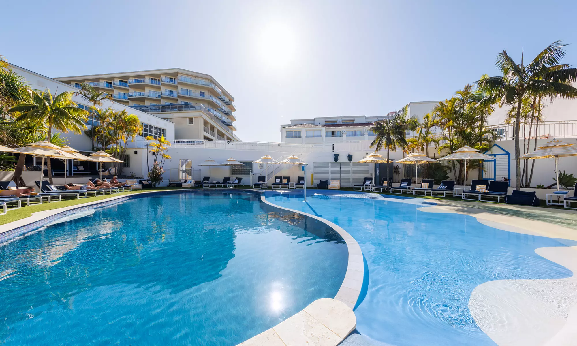 4* Shoal Bay: 2 or 3 Nights Bedroom Deluxe Stay with Shuttle Bus