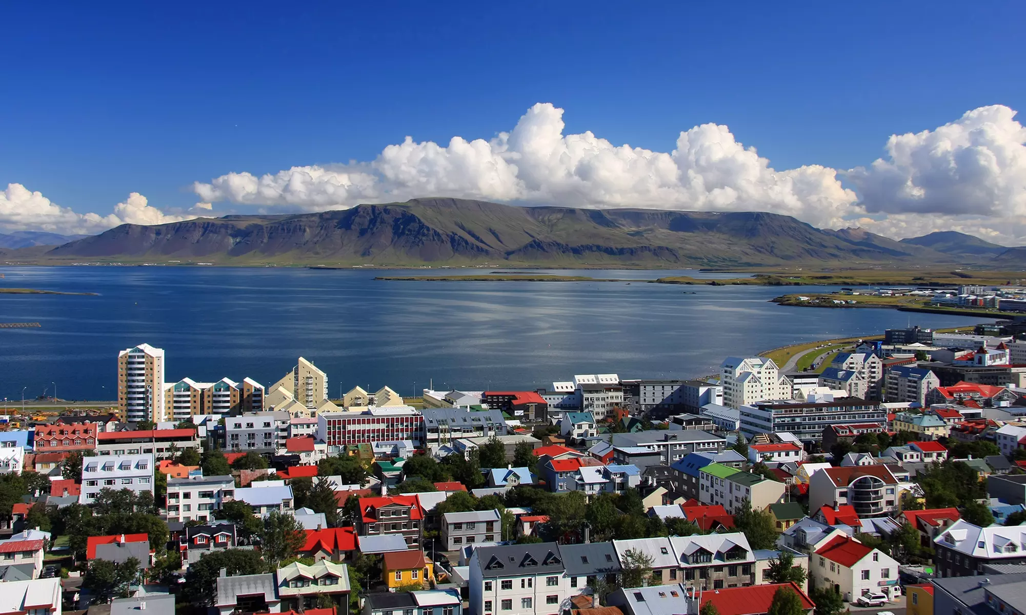 ✈ 8-Day London, Iceland & Paris Vacation with Air