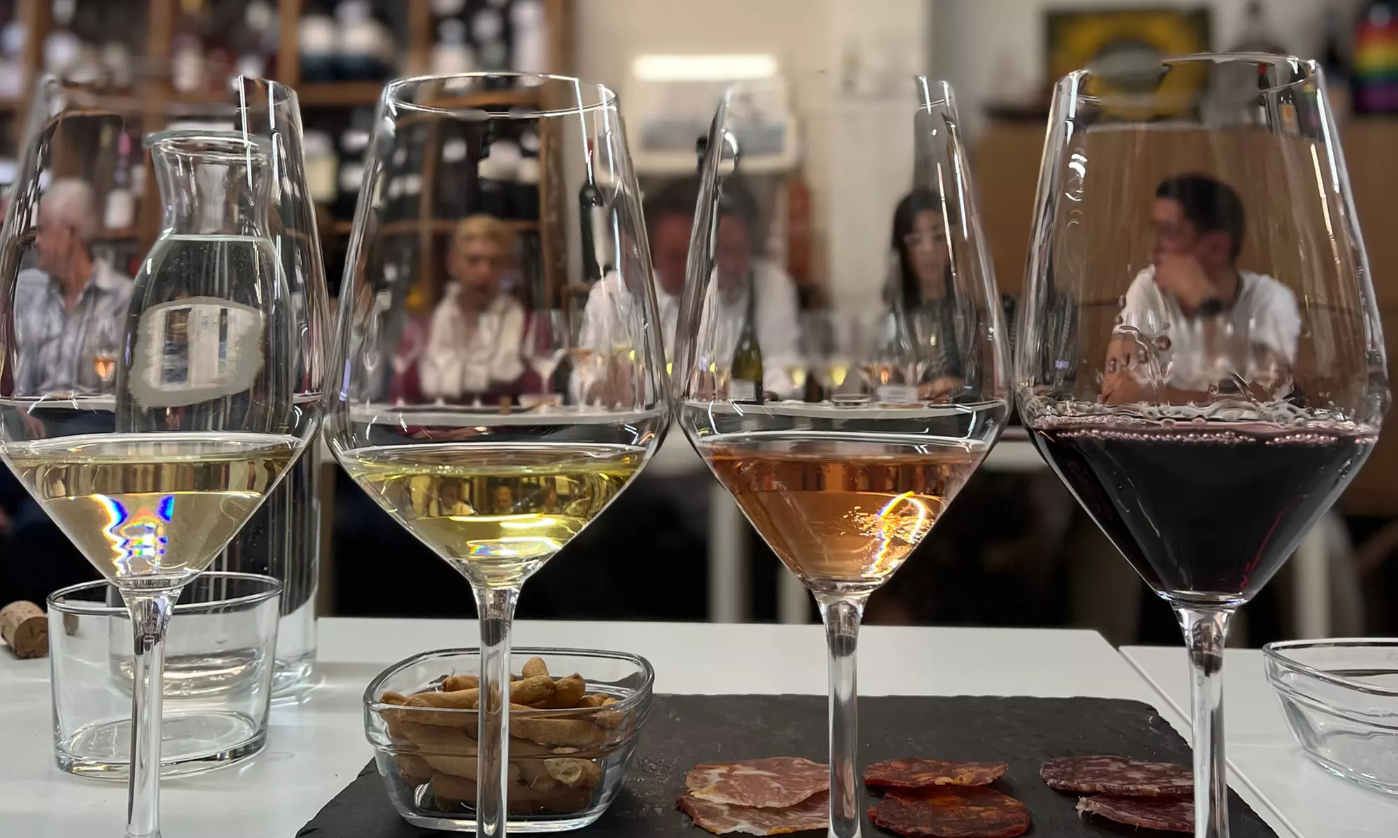 Cata de 6 vinos con degustación de ibéricos para 2, 4 o 6 personas
