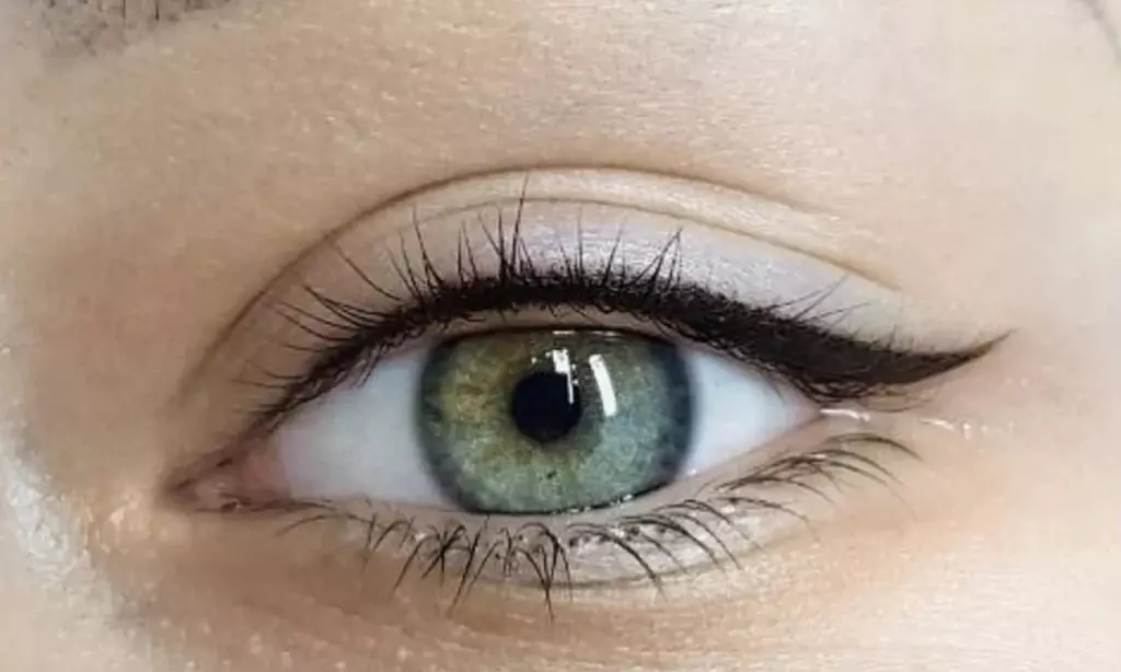 Efectos duraderos para una mirada impactante y cejas impecables