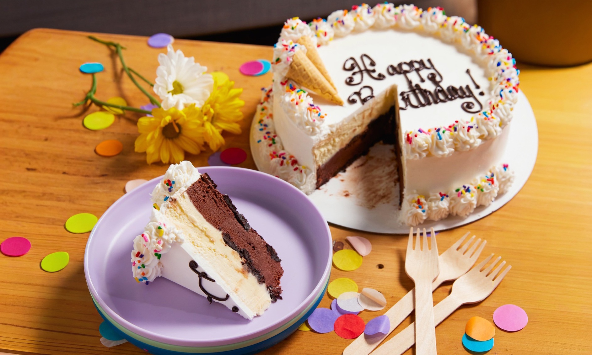 Create Your Own Medium Ice Cream Cake for Any Occasion