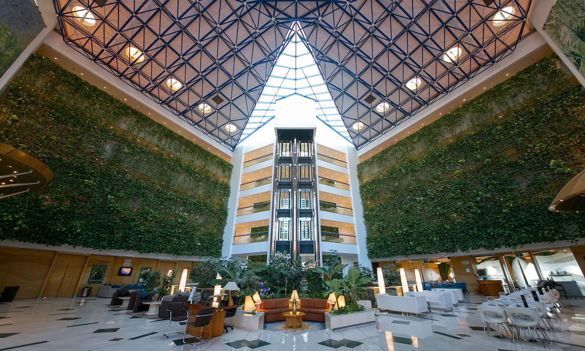 Al Ain: 4* Stay with Optional Breakfast