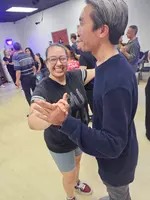 10 Beginner Salsa Dance Classes for 1 or 2