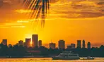 90-Minute Celebrity Homes and Millionaire Mansions Boat Tour