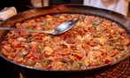 Delicioso menú de arroz de marisco o verdura con 3 entrantes