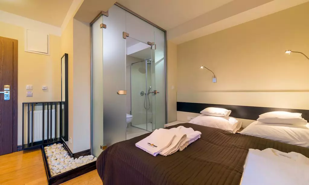 Jastrzębia Góra: 2-7 nocy z wyżywieniem, spa i więcej