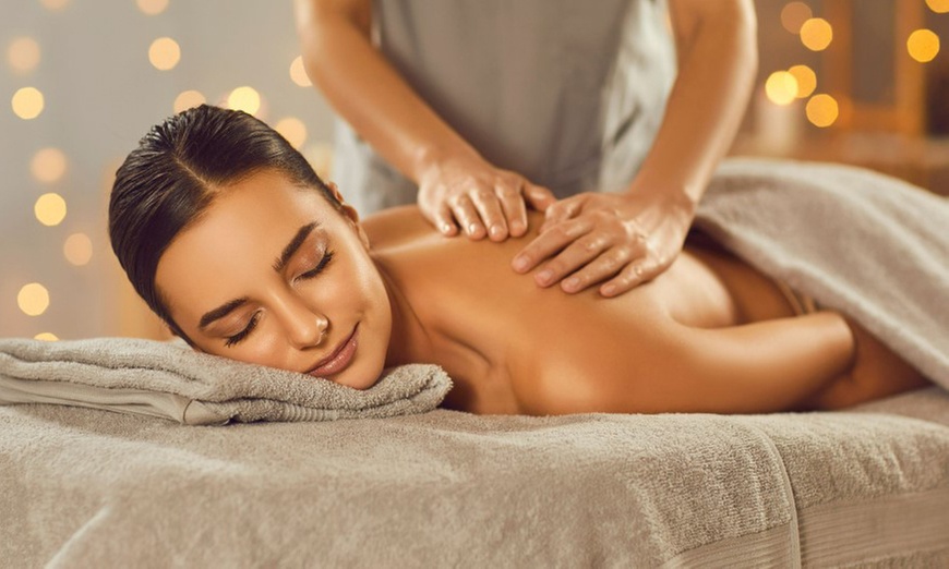 Modelage au choix d'1h ou réflexologie émotionnelle d'1h avec Les Ateliers D'Ofée (jusqu'à 43% de réduction)