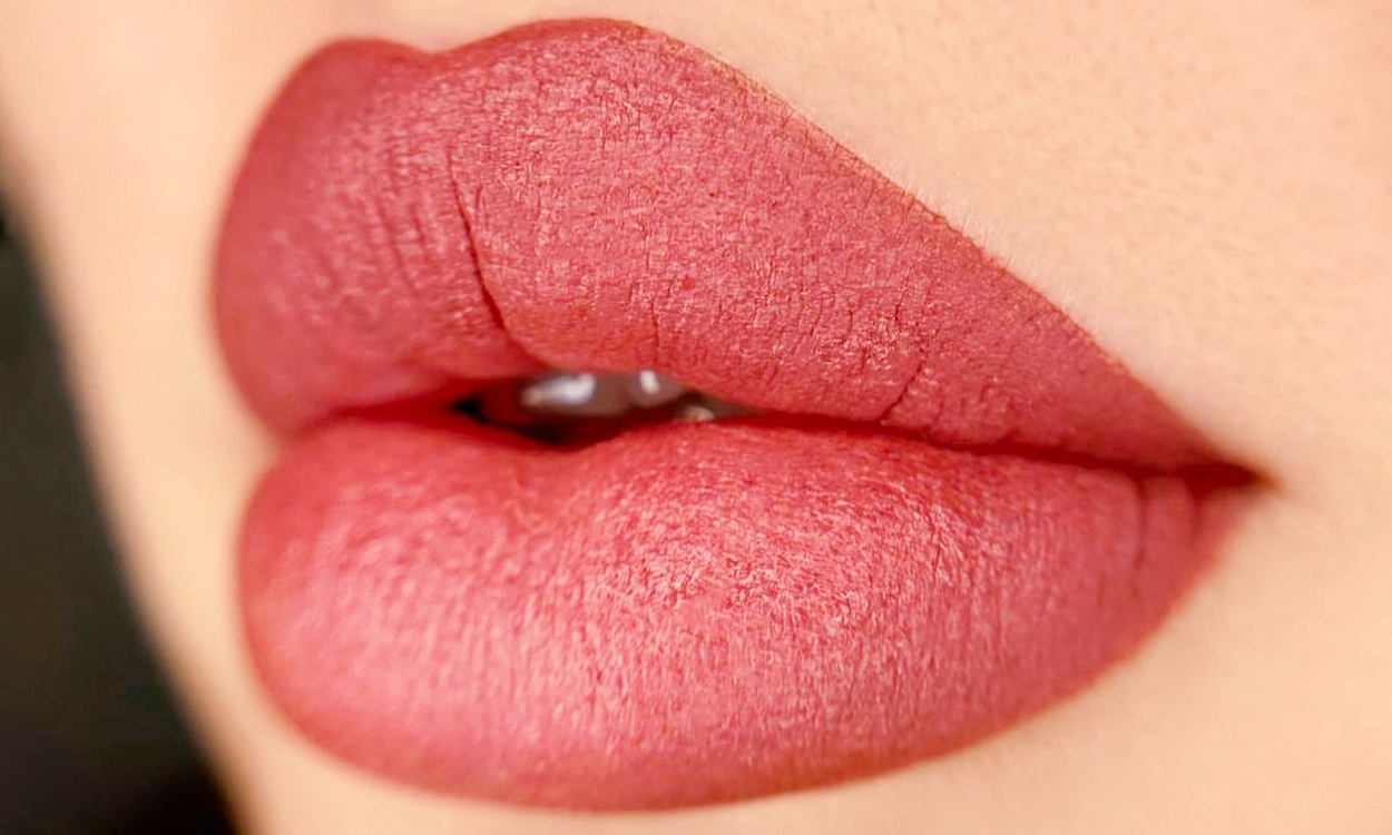 Leichte Schattierung oder Permanent Make-up für die Lippen für 1 Pers.