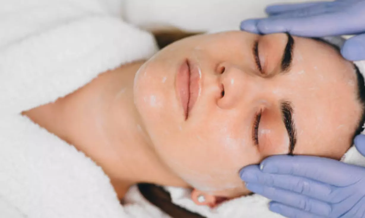 Limpieza de cutis con masaje facial en Eraesthetic