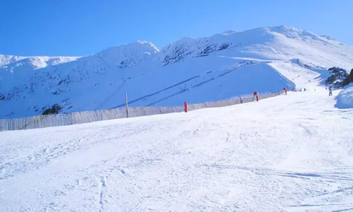 Nieve en La Pinilla: Descuentos en Forfaits y Alquiler de Equipo