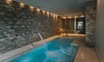 Circuito de spa privado con copa de cava y tratamientos extra a elegir