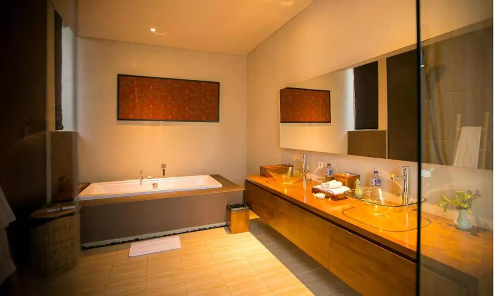 Bali: 5 or 7 Nights with Massage & more at Senetan Villas & Spa Resort