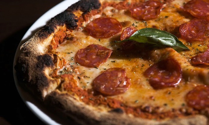 Menú de burger o pizza con entrante, postre y bebida para 2 o 4