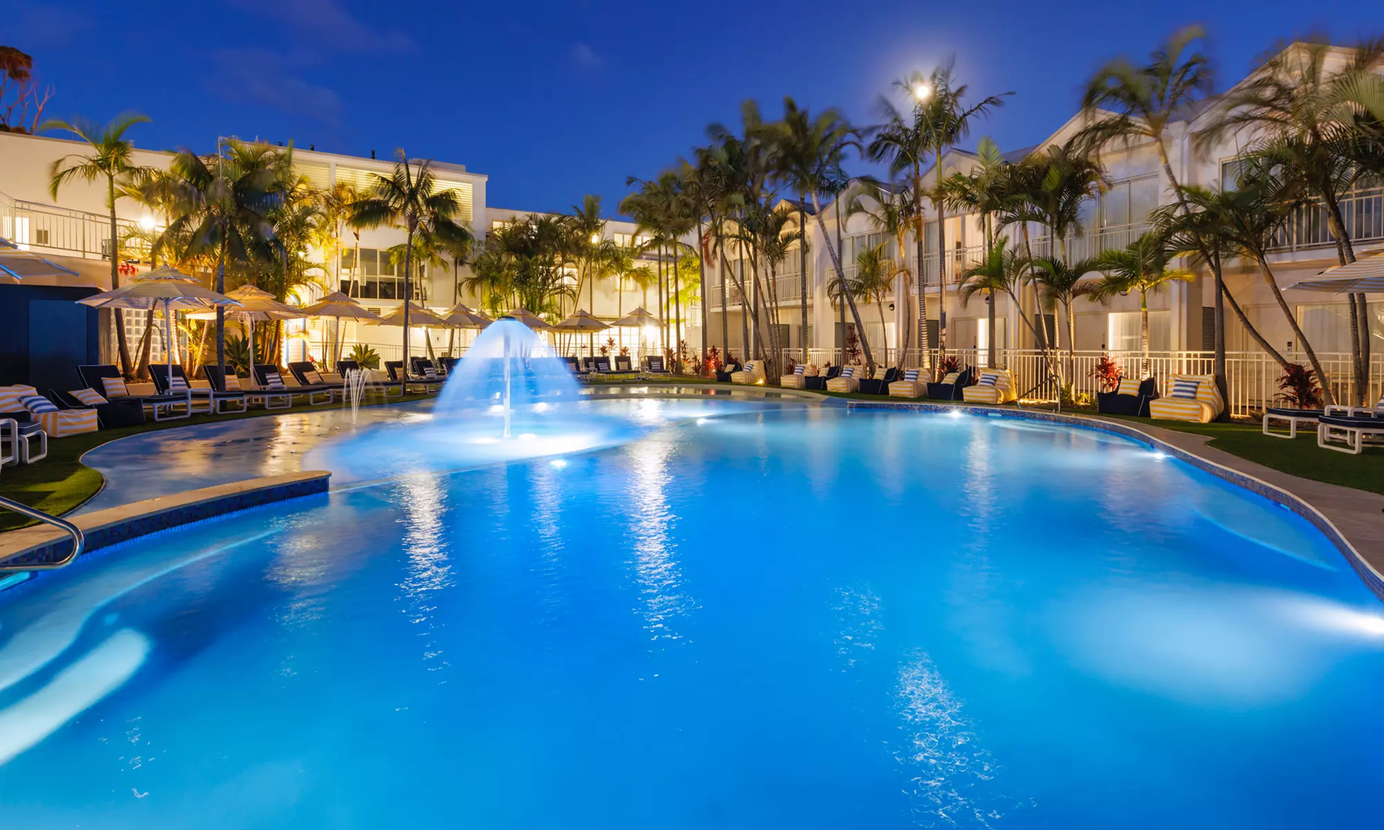 4* Shoal Bay: 2 or 3 Nights Bedroom Deluxe Stay with Shuttle Bus