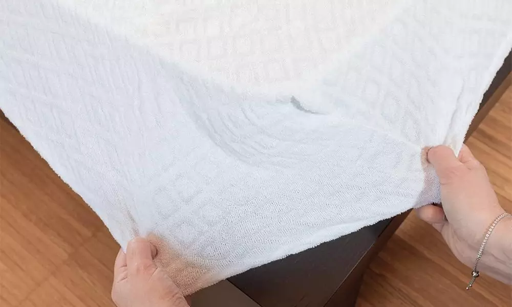 Cubrecolchón con tamaño a elegir y tejido en felpa