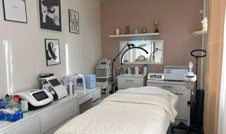 Modelage au choix à Em'glowbeauty