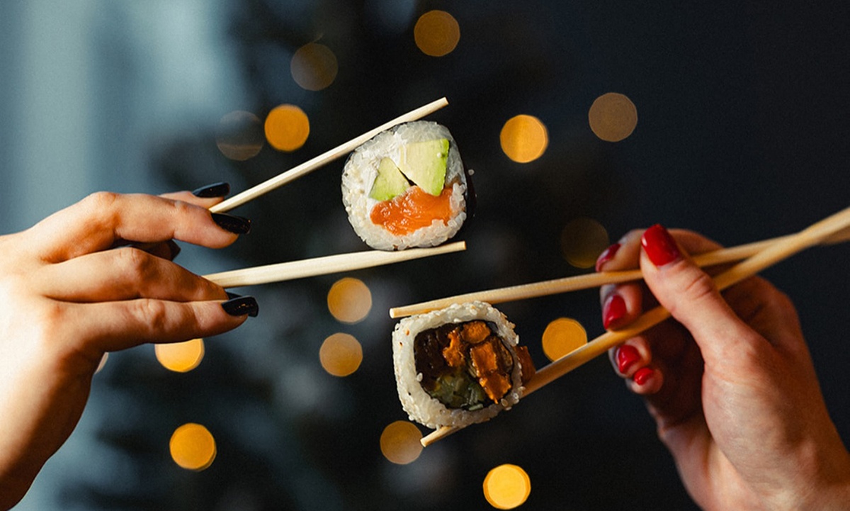 Poznaj sztukę przygotowywania sushi: warsztaty dla 1 os. z Same Sushi