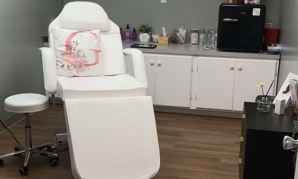 Smooth & Refreshed with 20, 40 or 60 Units of Xeomin at the GLO suite