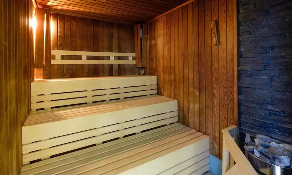 Felbridge: Double Standard with Breakfast