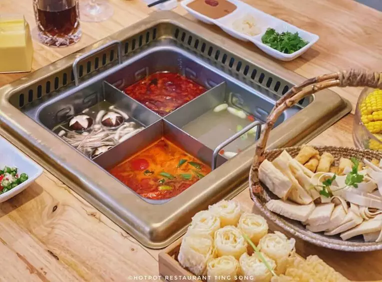 Authentischer Hotpot für 2 oder 4 Pers. mit Getränk