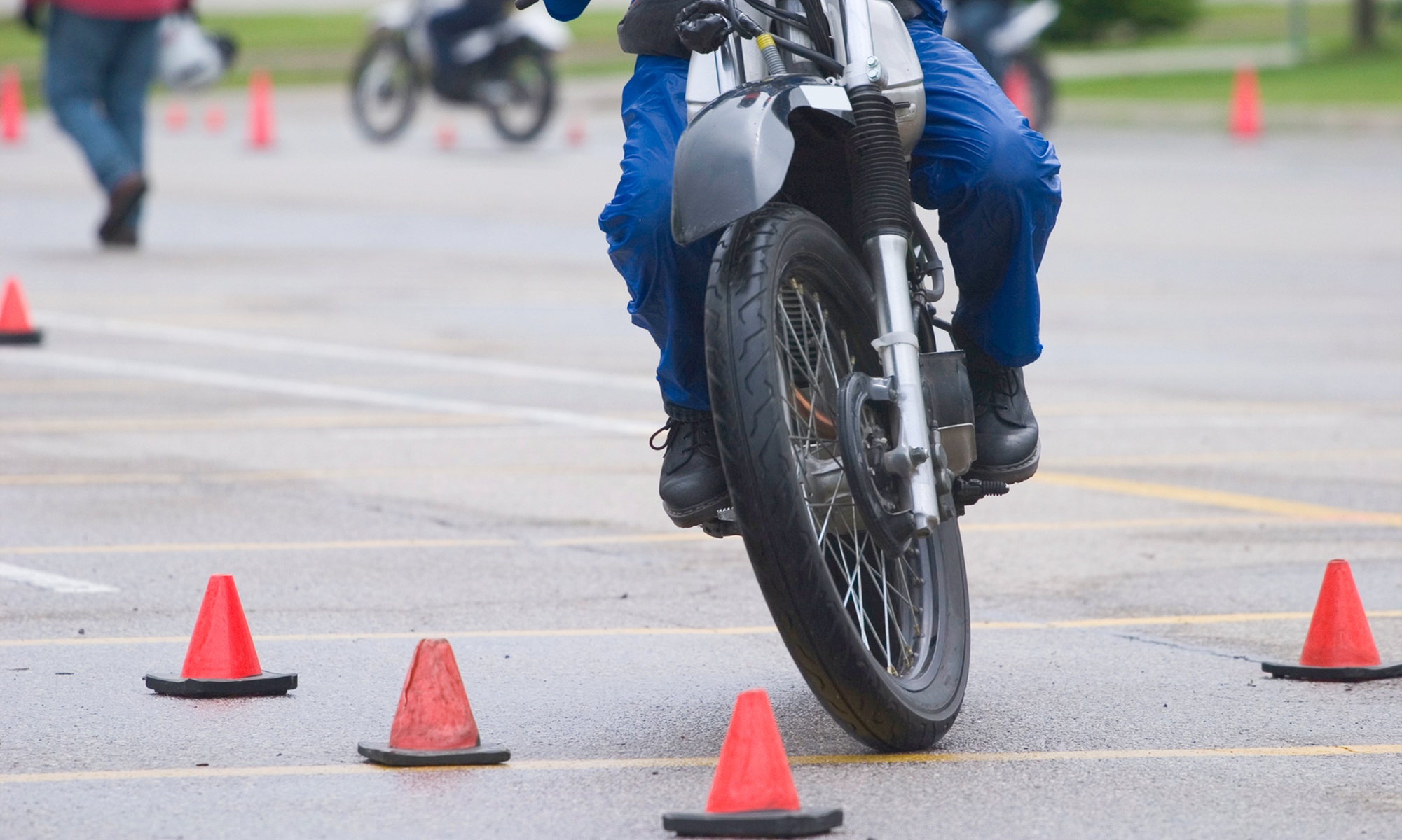 Kurs prawa jazdy na motocykl: tradycyjny i ekspresowy