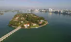 90-Minute Celebrity Homes and Millionaire Mansions Boat Tour